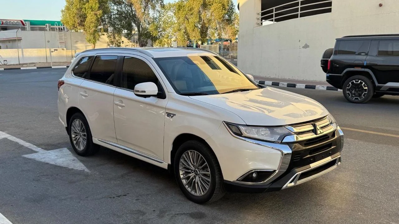 Mitsubishi Outlander and Montero Sport UAE price guide, CarExport360