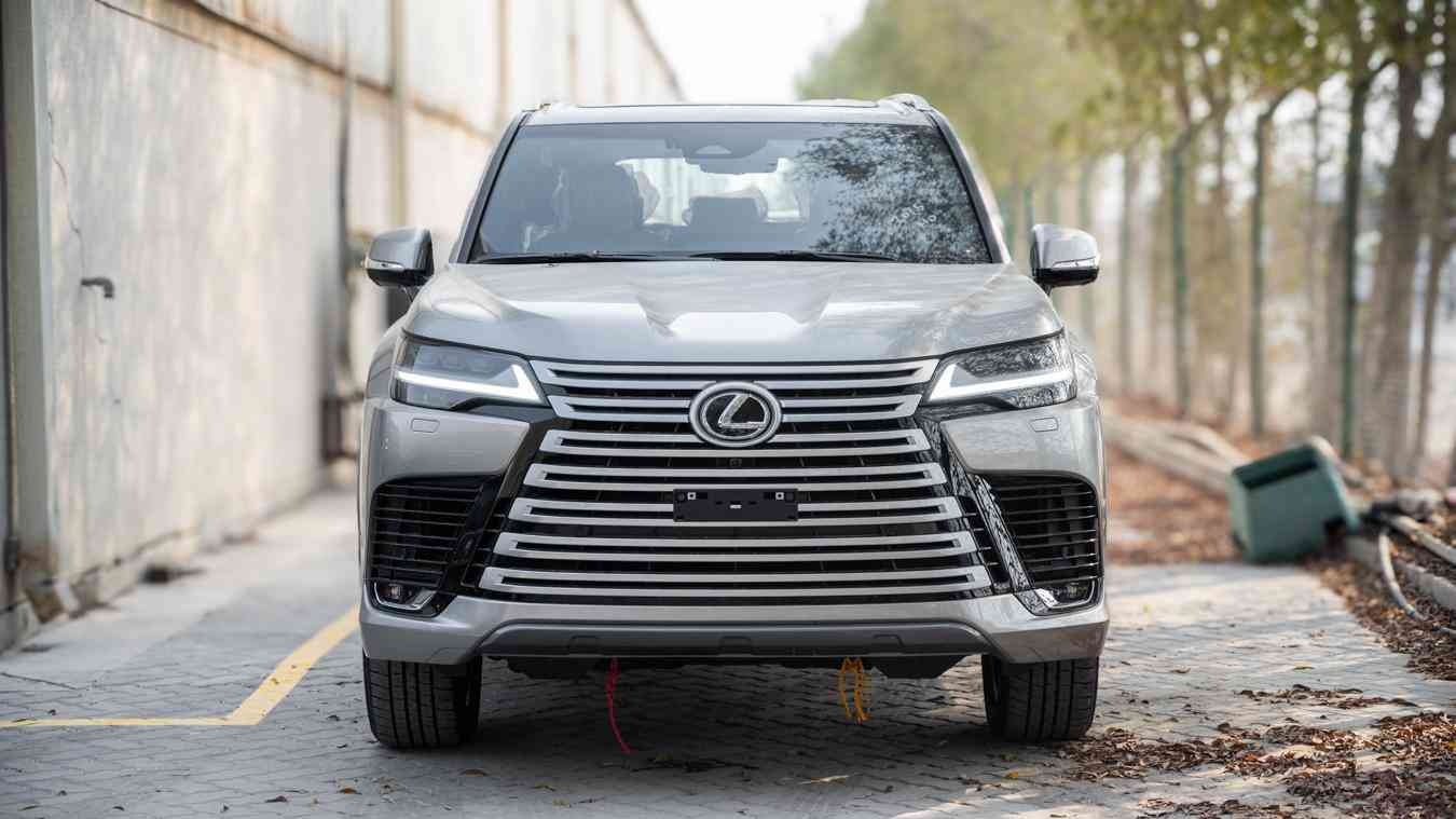 Lexus LX 600