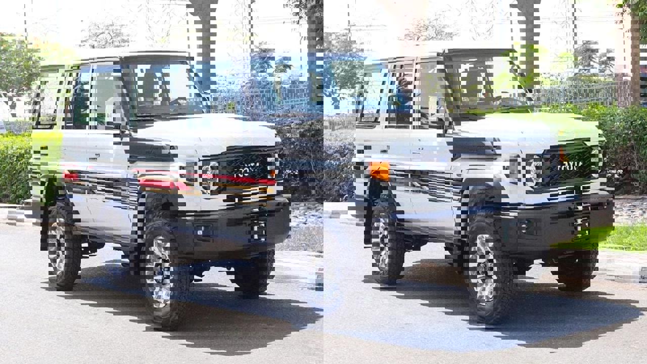 Toyota Land Cruiser 76 Wagon