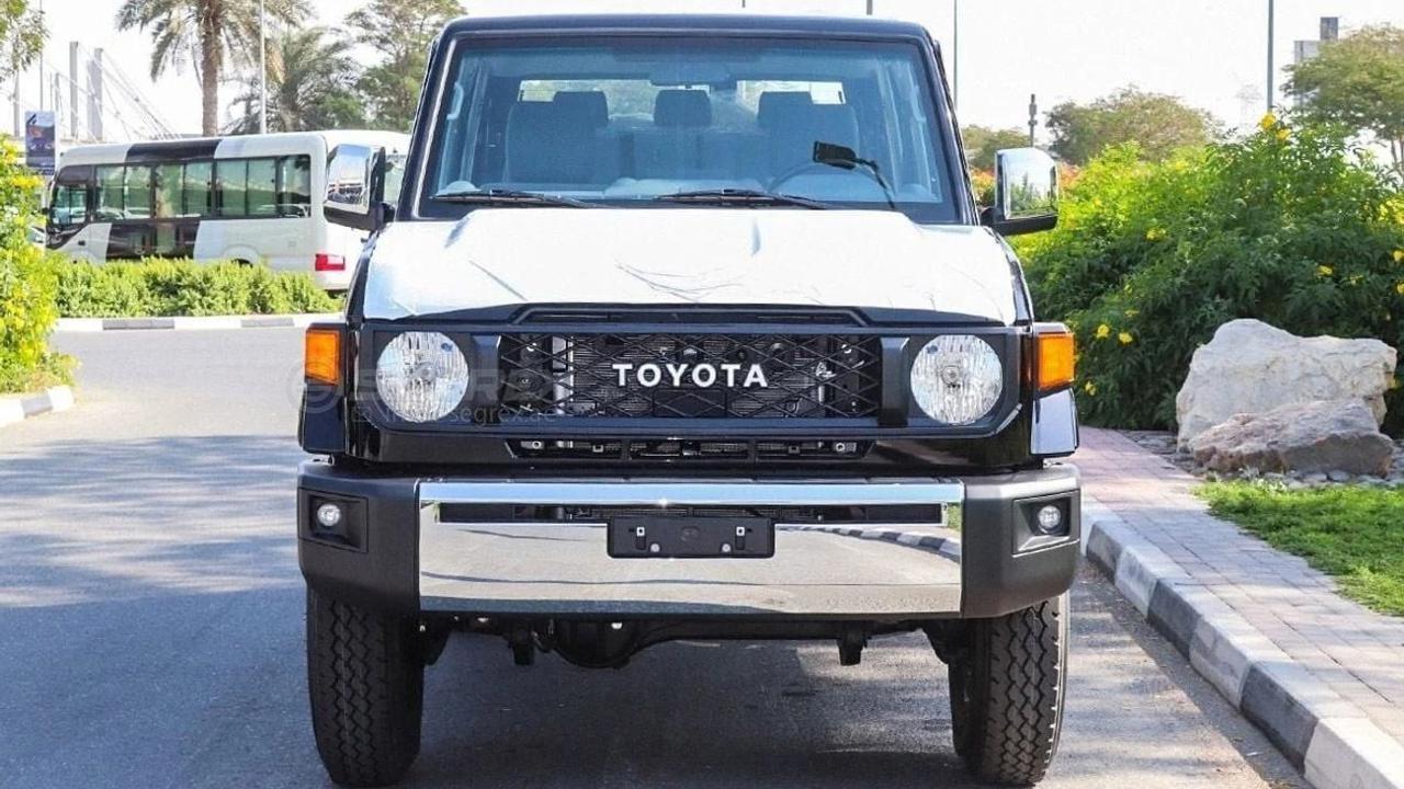 Toyota Land Cruiser 76 Wagon