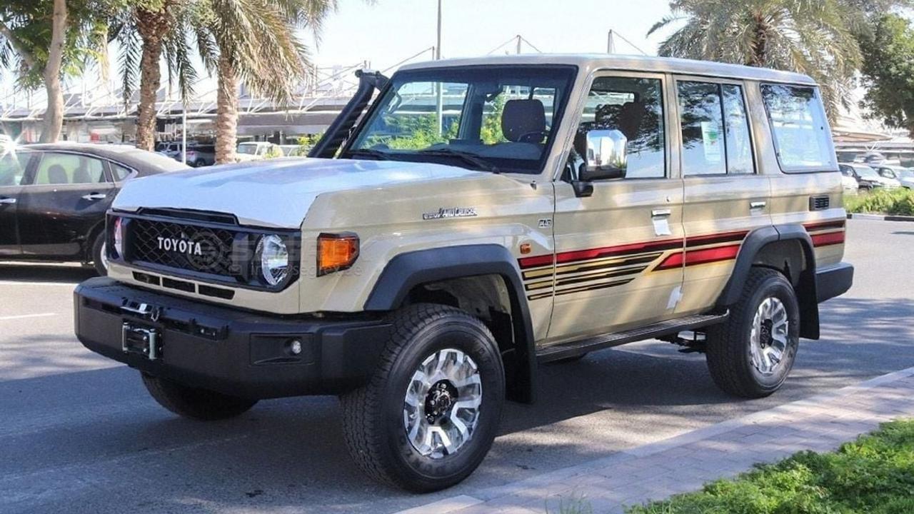 Toyota Land Cruiser 76 Wagon