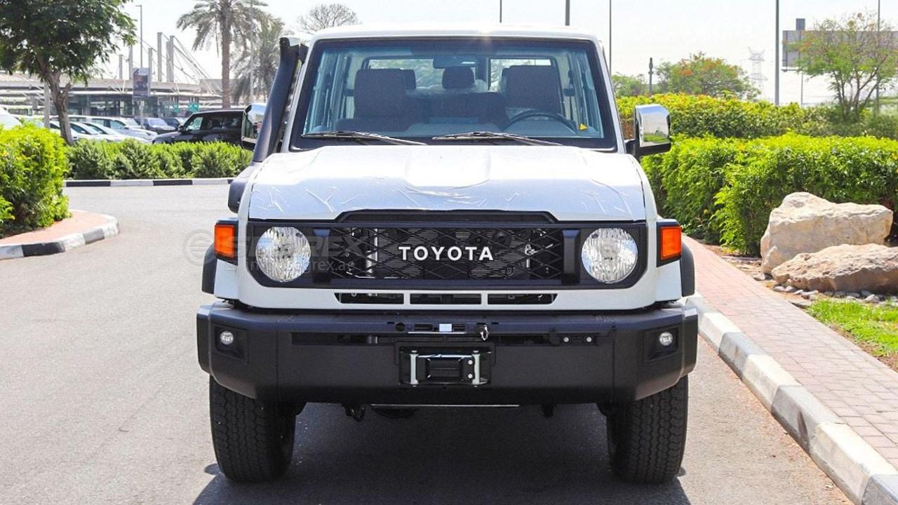 Toyota Land Cruiser 76 Wagon
