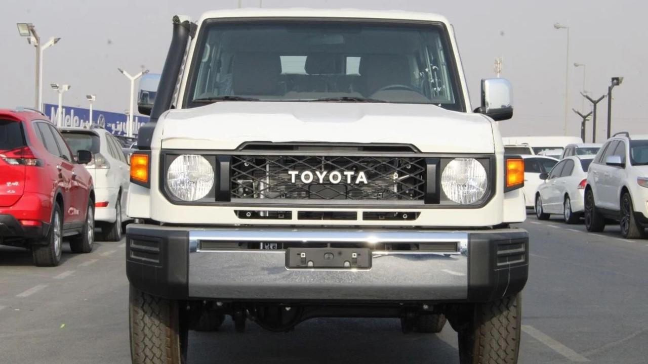 Toyota Land Cruiser 76 Wagon