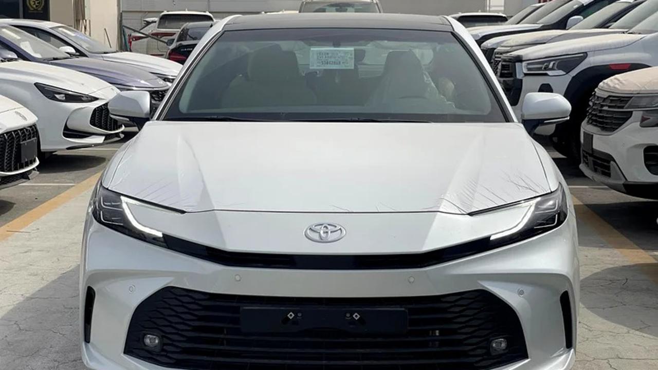 Toyota Camry Hybrid