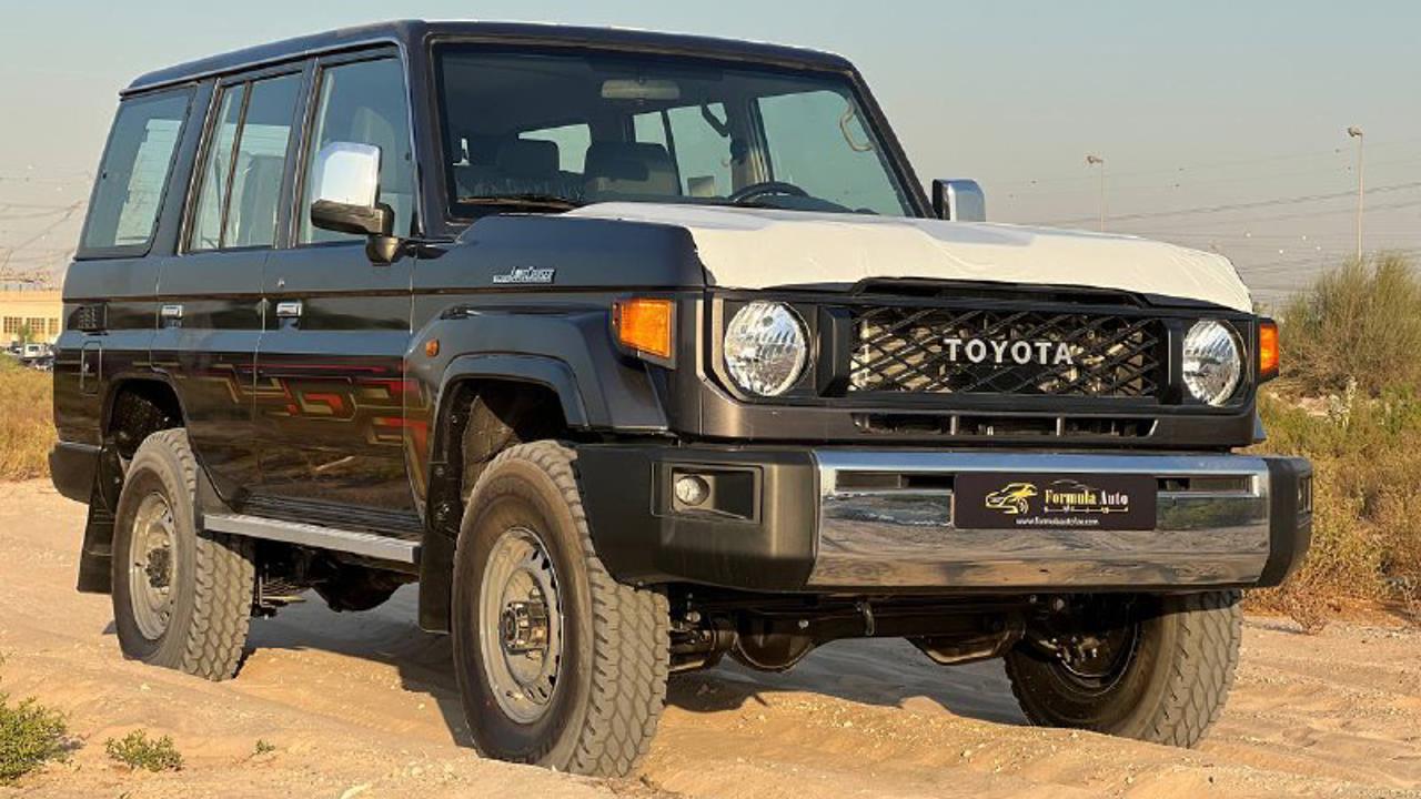 Toyota Land Cruiser 76 Wagon