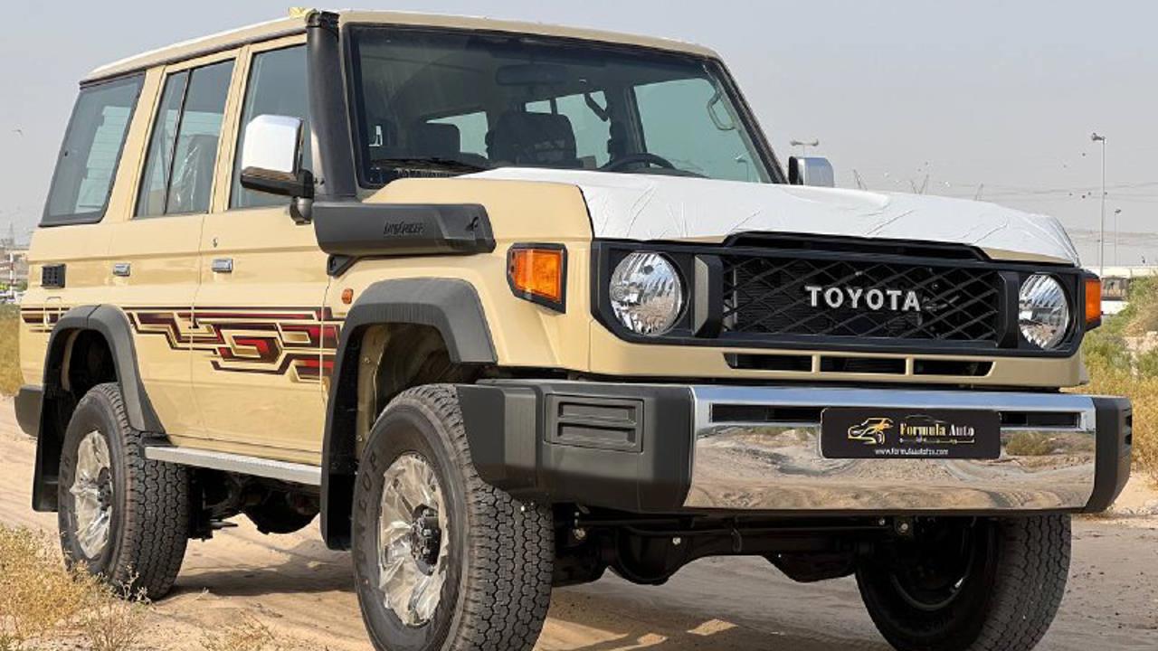 Toyota Land Cruiser 76 Wagon