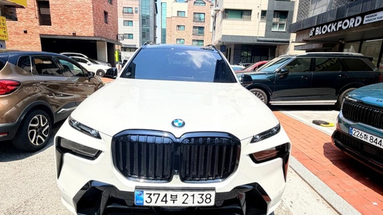 BMW X7
