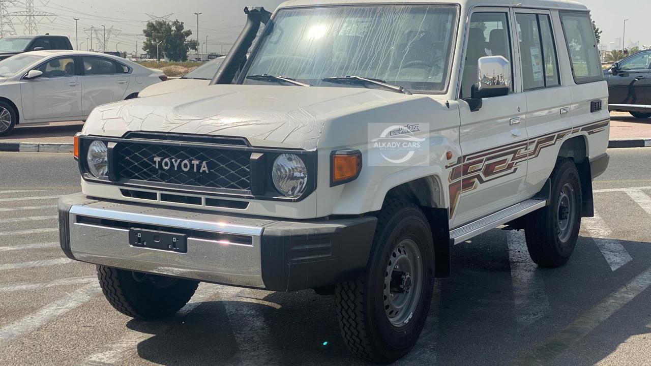 Toyota Land Cruiser 76 Wagon