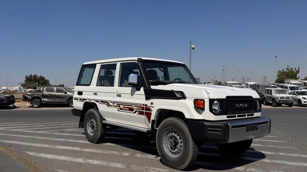 Toyota Land Cruiser 76 Wagon