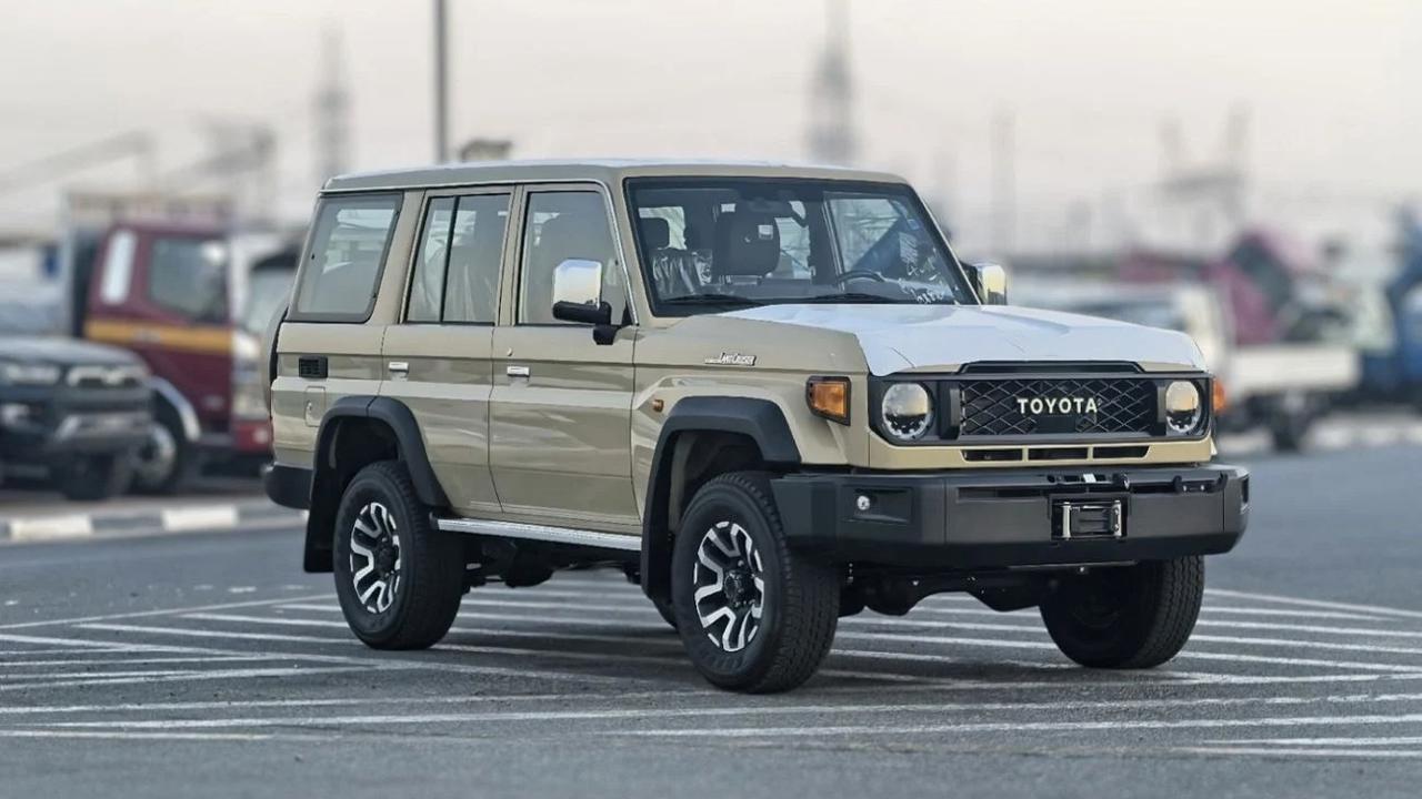 Toyota Land Cruiser 76 Wagon