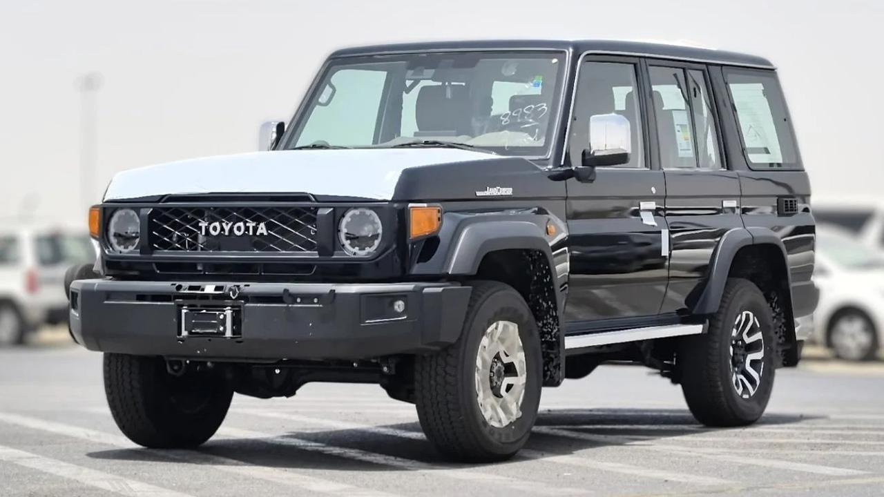 Toyota Land Cruiser 76 Wagon