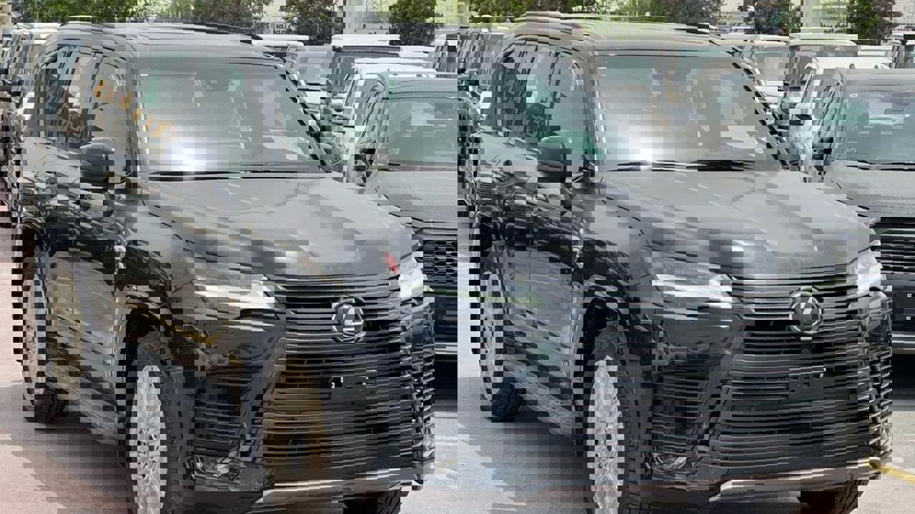 Lexus LX 600