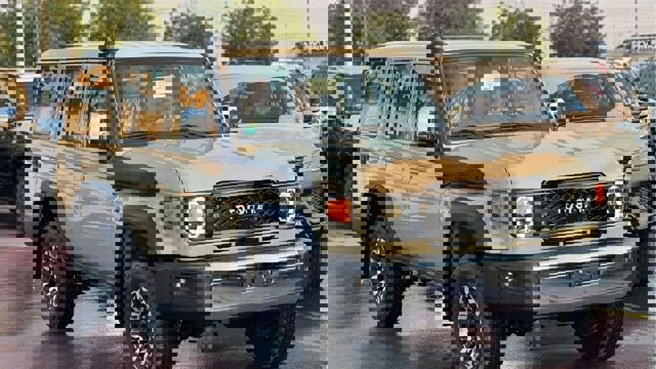 Toyota Land Cruiser 76 Wagon