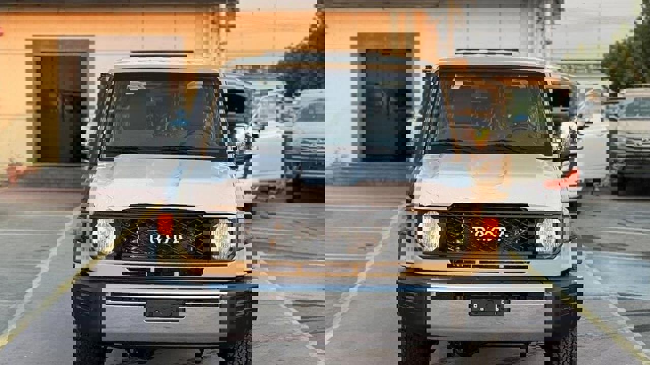 Toyota Land Cruiser 76 Wagon