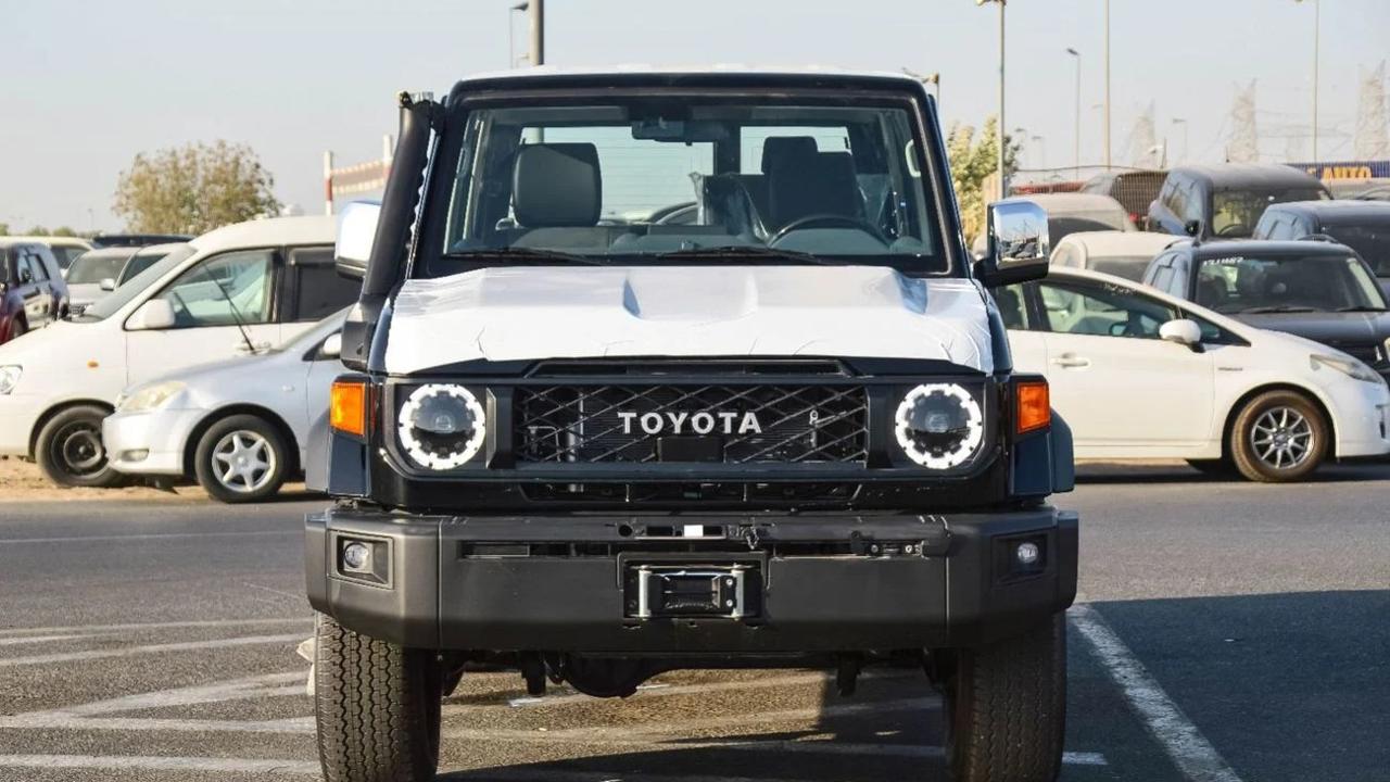 Toyota Land Cruiser 76 Wagon