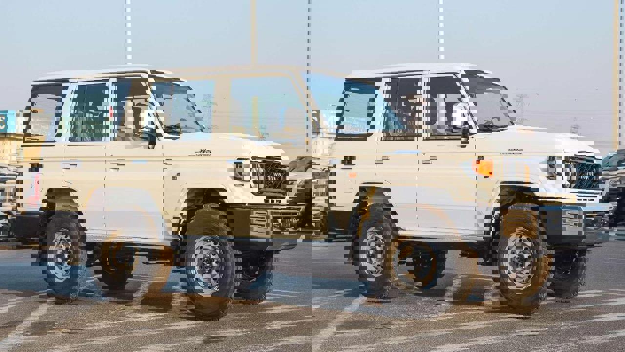 Toyota Land Cruiser 76 Wagon
