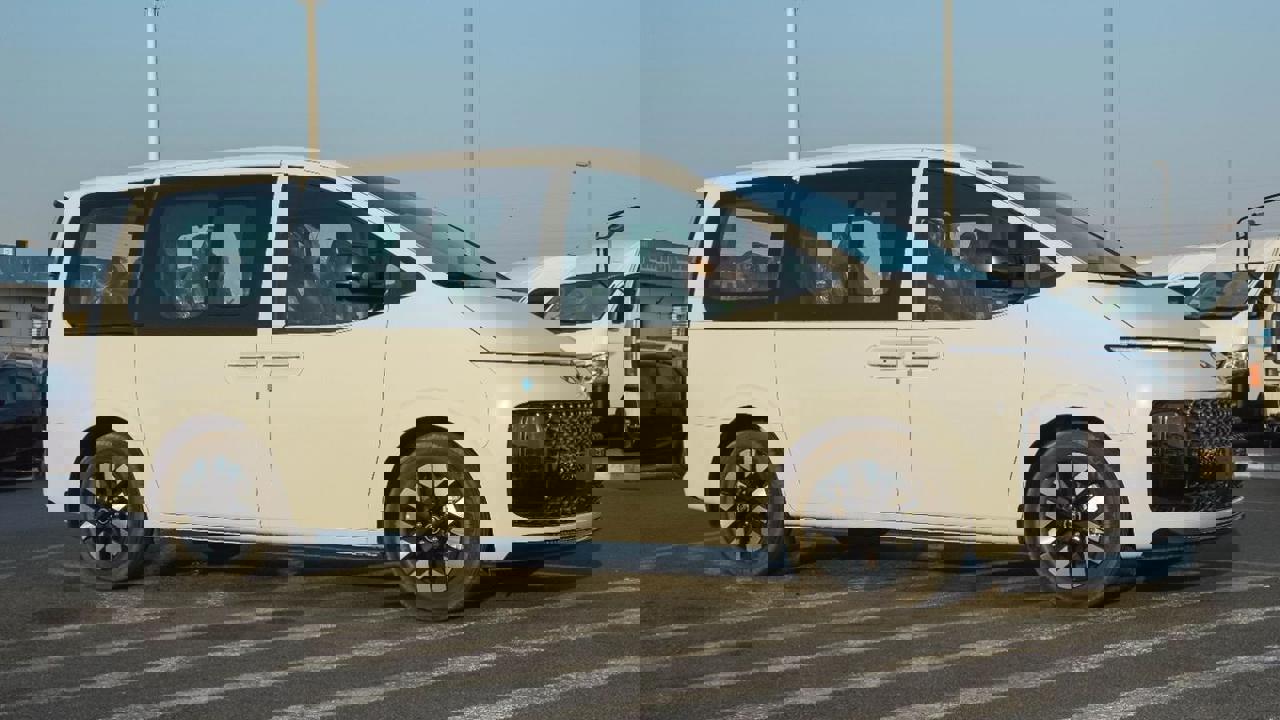 Hyundai Staria