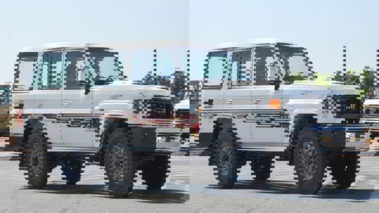 Toyota Land Cruiser 76 Wagon