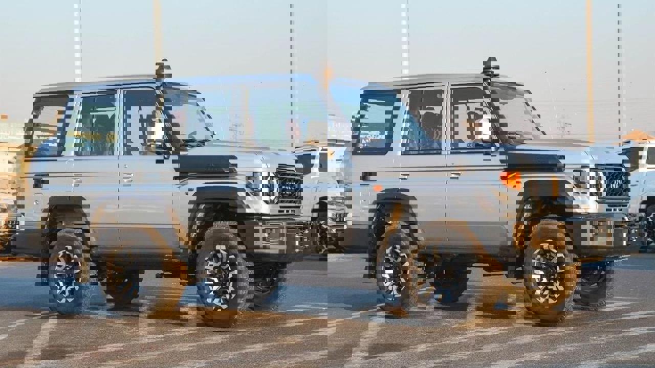 Toyota Land Cruiser 76 Wagon