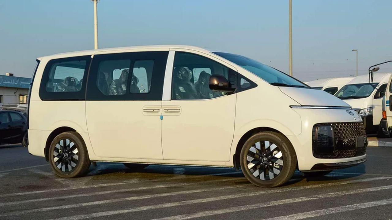 Hyundai Staria