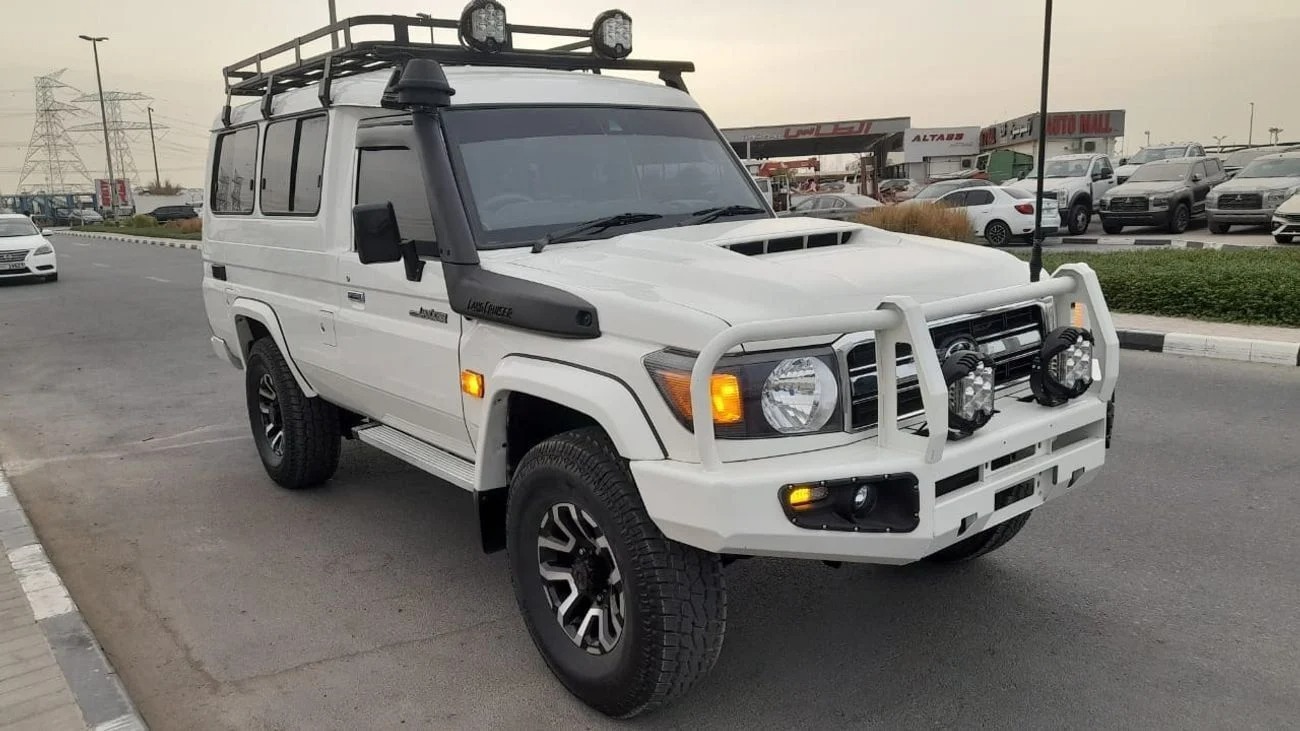 Toyota Land Cruiser 78 Hard Top