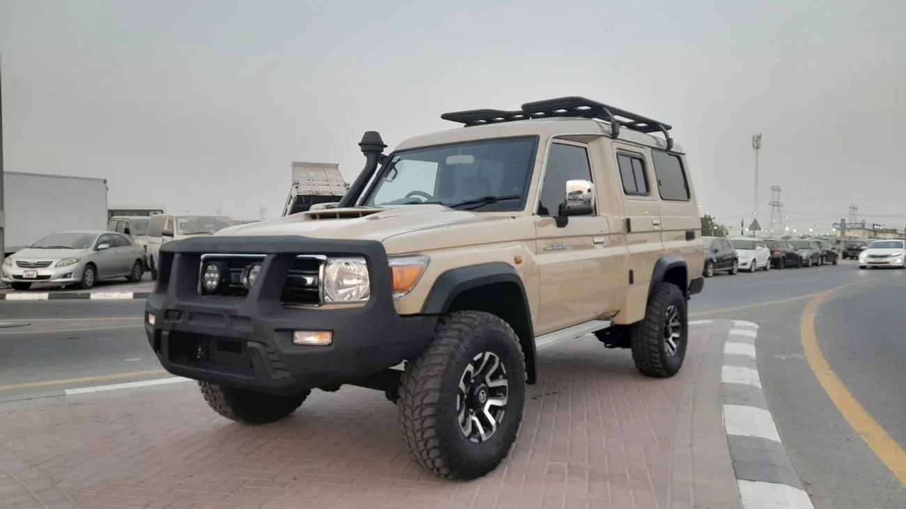 Toyota Land Cruiser 78 Hard Top