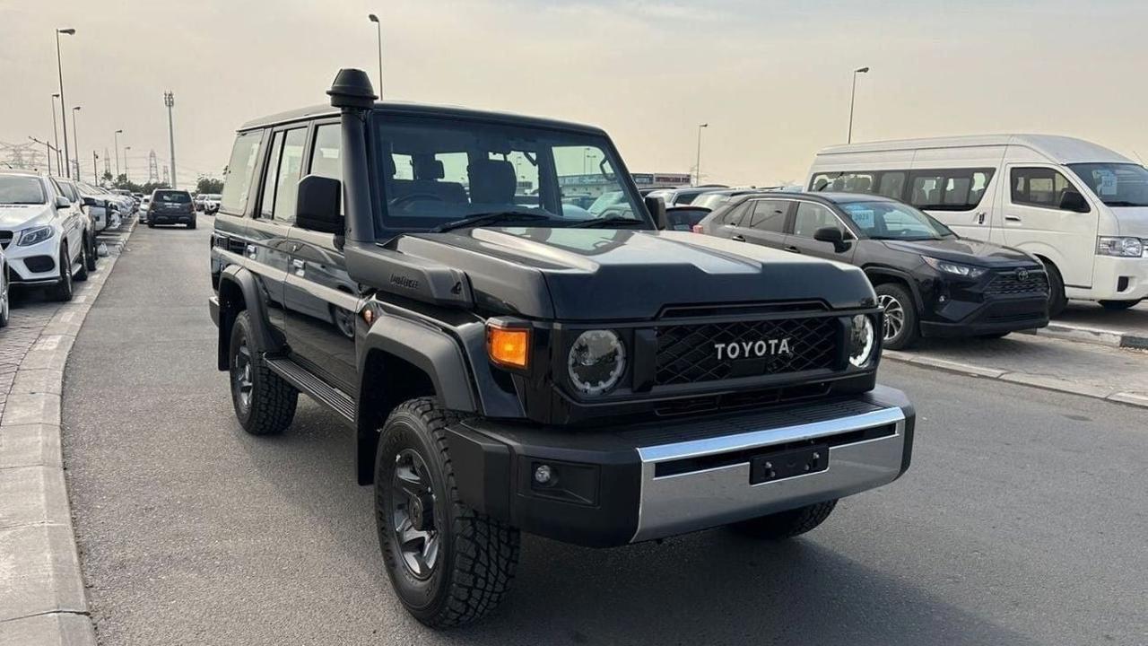 Toyota Land Cruiser 76 Wagon