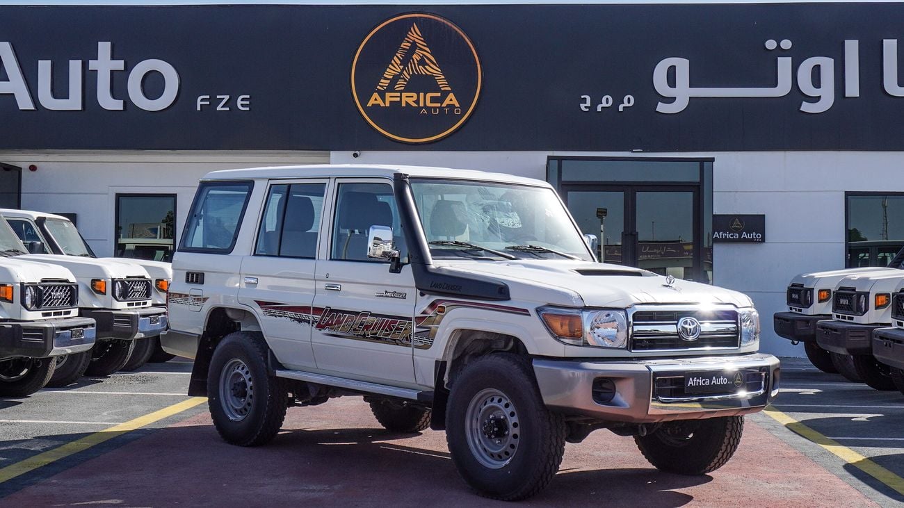 Toyota Land Cruiser 76 Wagon