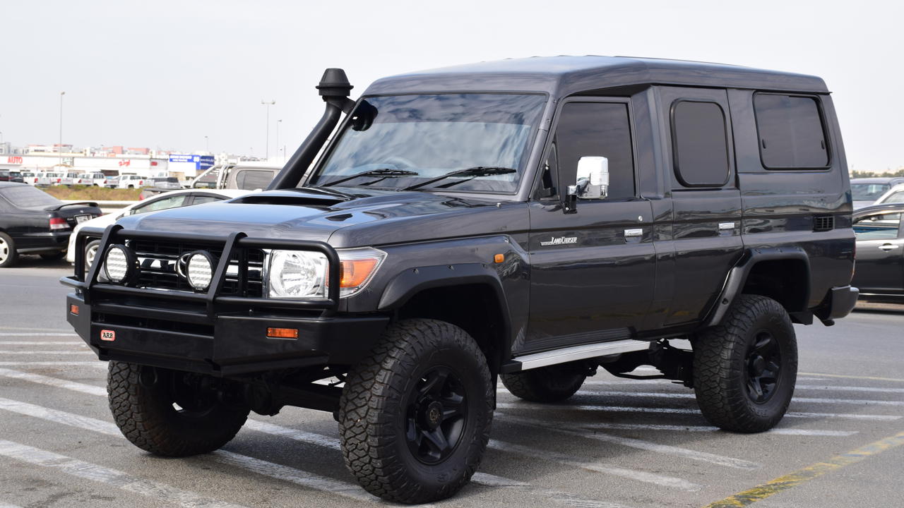 Toyota Land Cruiser 78 Hard Top