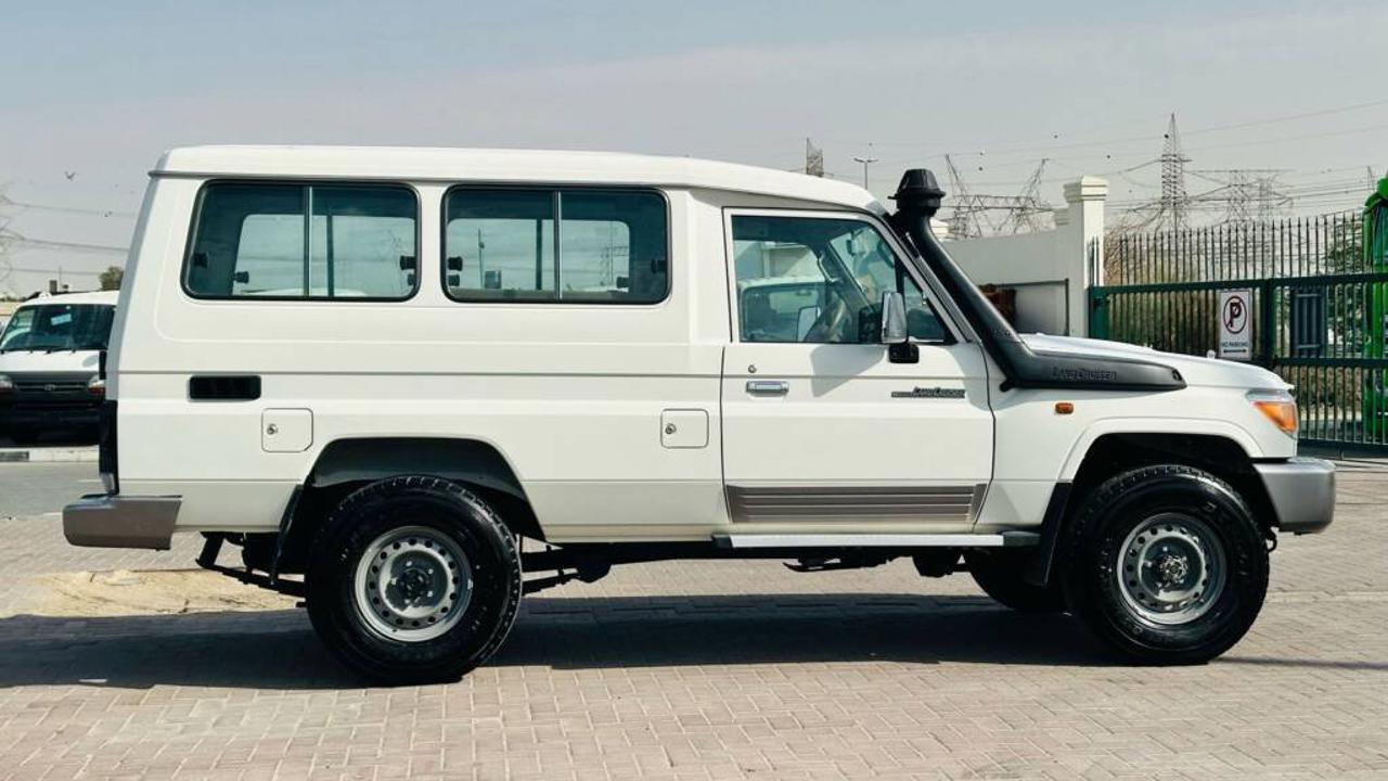 Toyota Land Cruiser 78 Hard Top