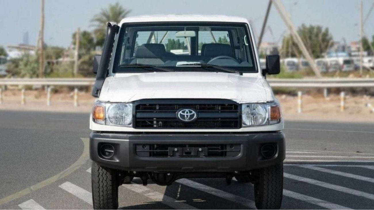 Toyota Land Cruiser 76 Wagon