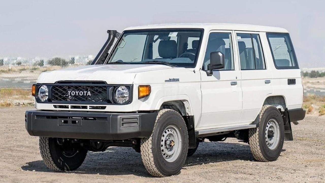 Toyota Land Cruiser 76 Wagon