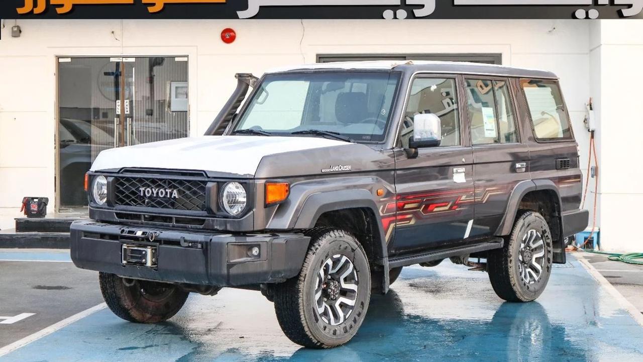Toyota Land Cruiser 76 Wagon