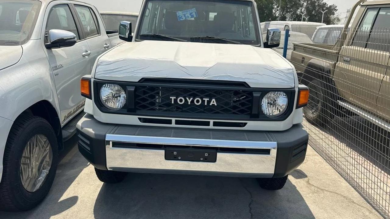 Toyota Land Cruiser 76 Wagon