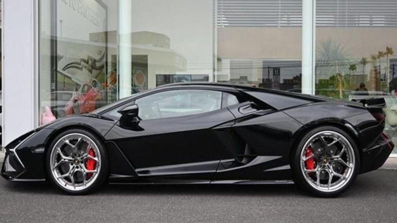 Lamborghini Revuelto