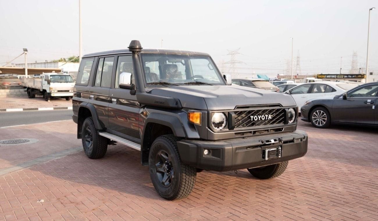 Toyota Land Cruiser 76 Wagon