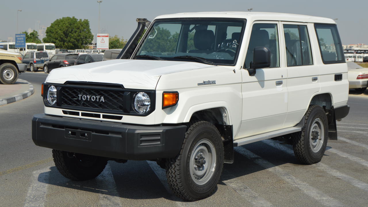 Toyota Land Cruiser 76 Wagon