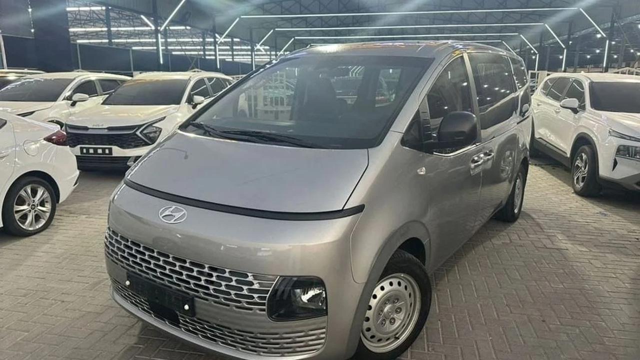 Hyundai Staria
