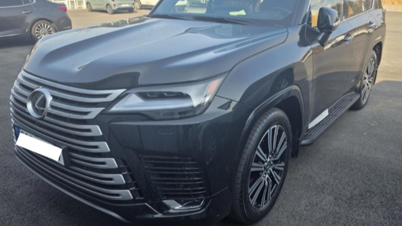 Lexus LX700h