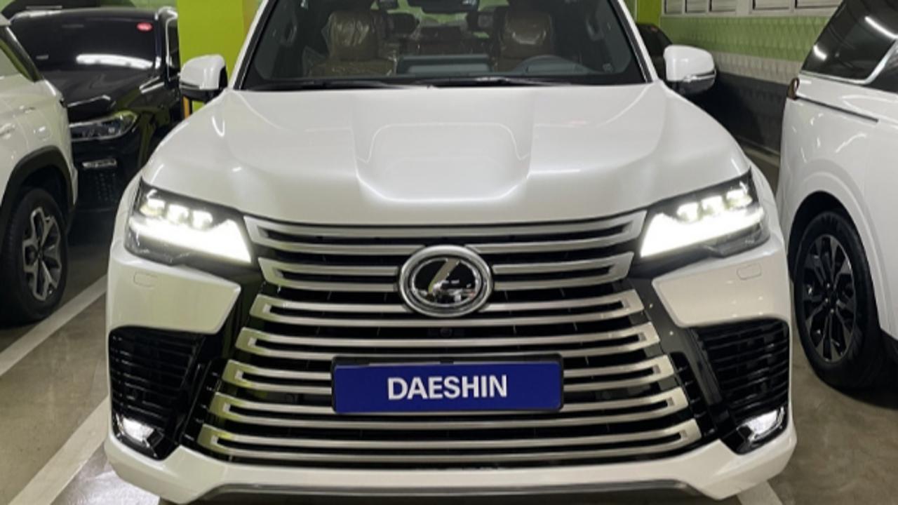 Lexus LX700h